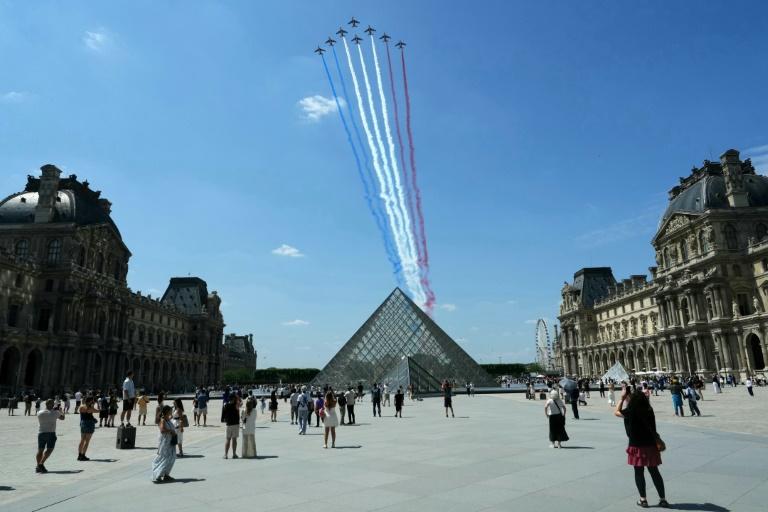 Défilé du 14-Juillet: neuf minutes pour un ballet aérien millimétré