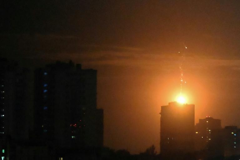 Nouvelle attaque d'ampleur russe à Kiev: au moins deux morts