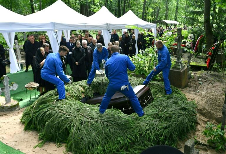 Russie: le suicide apparent d