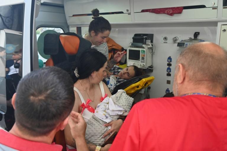 Trois morts dans des frappes ukrainiennes en Russie, une maternité touchée en Ukraine