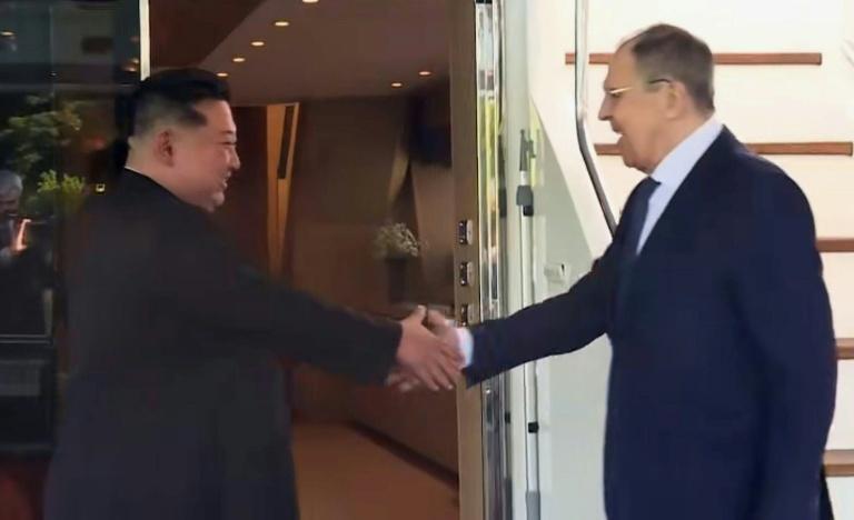 Le chef de la diplomatie russe reçu par Kim Jong Un en Corée du Nord, selon Moscou