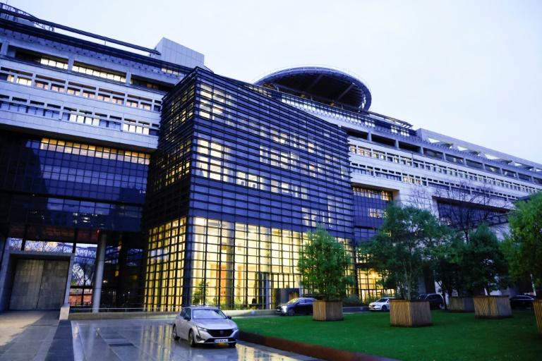 Budget: après le jeu de pistes, Bayrou à l