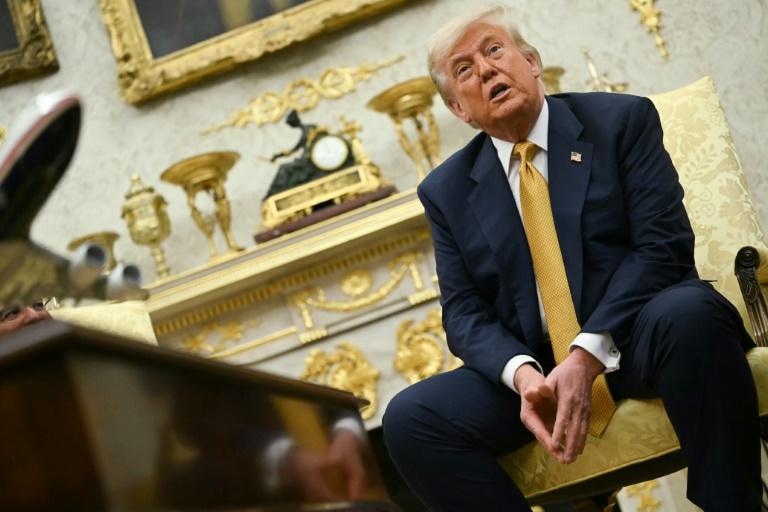 Trump tergiverse sur la possibilité de renvoyer le président de la Fed