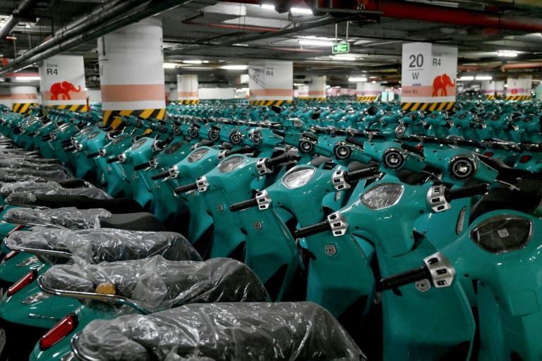 Vietnam: les millions de scooters à essence d