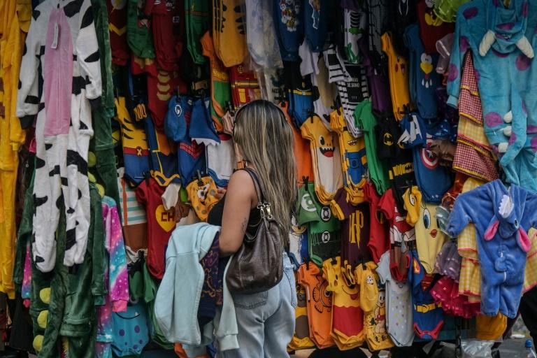 Brésil: à Sao Paulo, un immense marché dans le viseur de Trump pour ses contrefaçons