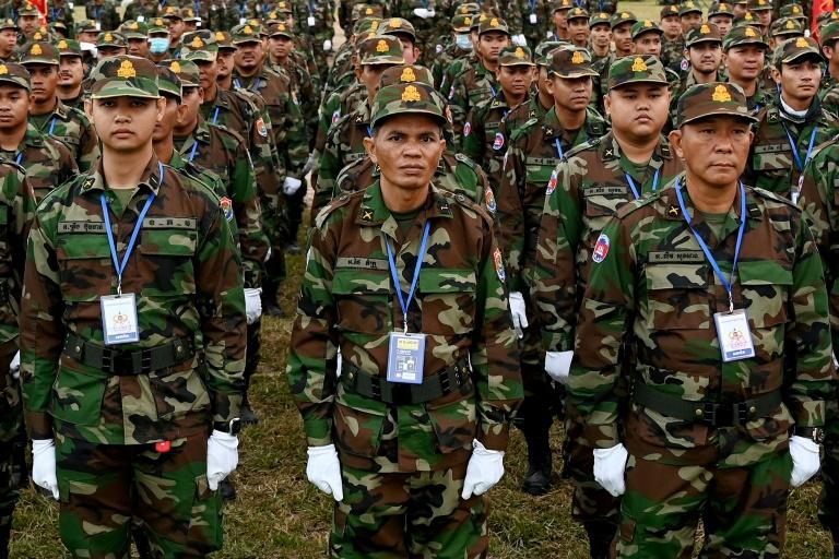 Cambodge: les jeunes partagés sur le service militaire obligatoire