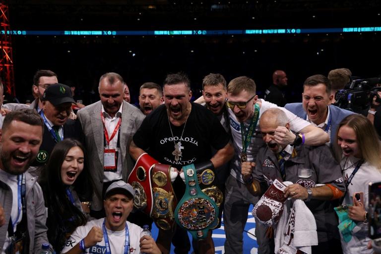 Boxe: Usyk champion du monde unifié des lourds après son KO contre Dubois