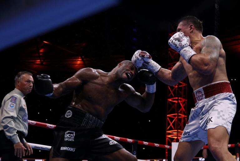Boxe: Usyk champion du monde unifié des lourds après son KO contre Dubois