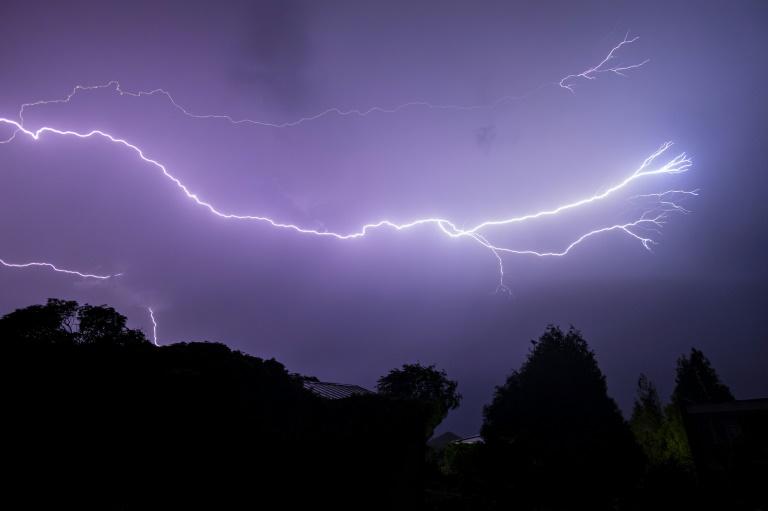 Orages et pluie-inondation: 22 départements en vigilance orange dimanche soir