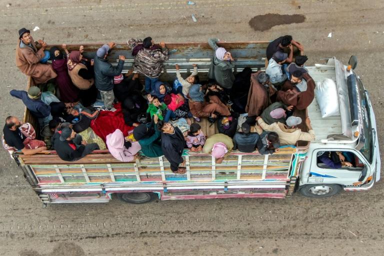 Syrie: les autorités évacuent des familles de bédouins de la ville de Soueida