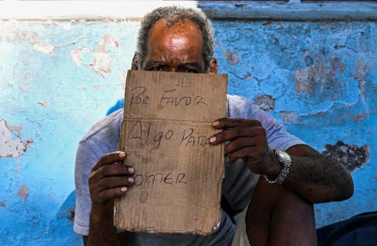 "S'il vous plaît, pour manger": à Cuba, des mendiants toujours plus nombreux