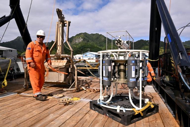 Aux îles Cook, les riches profondeurs du Pacifique aiguisent les appétits