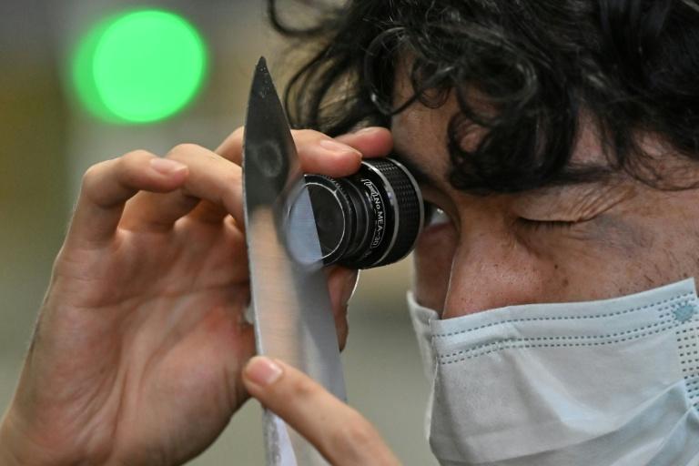 "Tellement trumpien!": l'accord Japon-USA accueilli avec flegme dans une usine de couteaux japonais