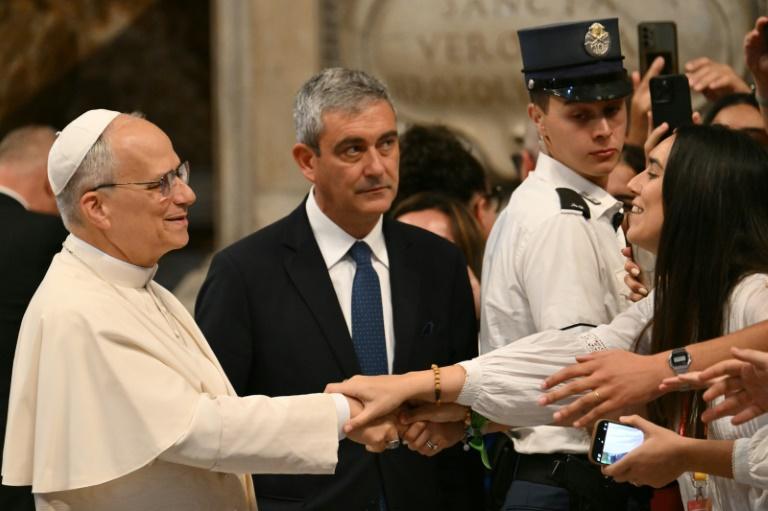 Vatican: le pape s'offre un bain de foule surprise auprès de 120.000 jeunes