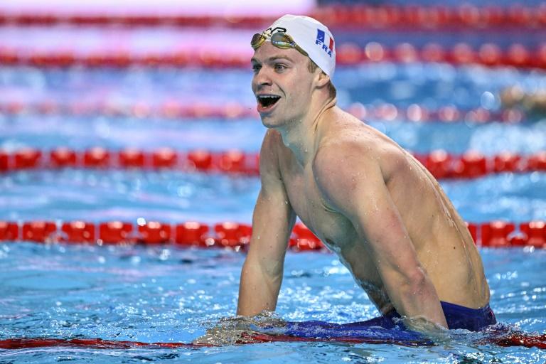 Mondiaux de natation: Léon Marchand pulvérise le record du monde du 200 m quatre nages