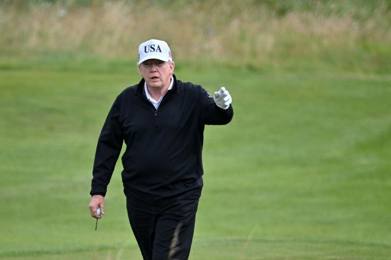 Trump annonce de nouveaux droits de douane à l'approche de la date limite des négociations