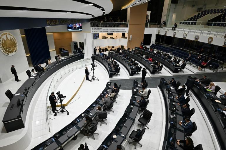 Le Salvador prépare une réforme pour permettre la réélection indéfinie de Bukele