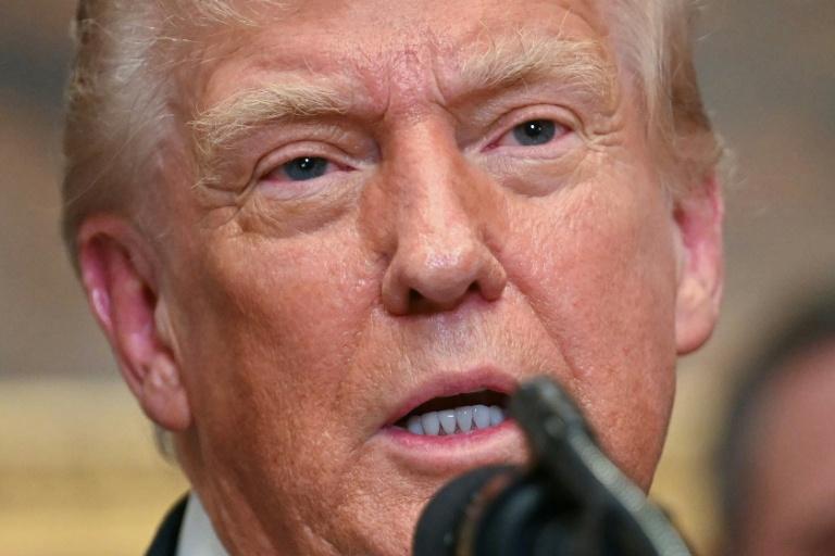 Trump déploie deux sous-marins nucléaires face à des commentaires "provocateurs" de Moscou