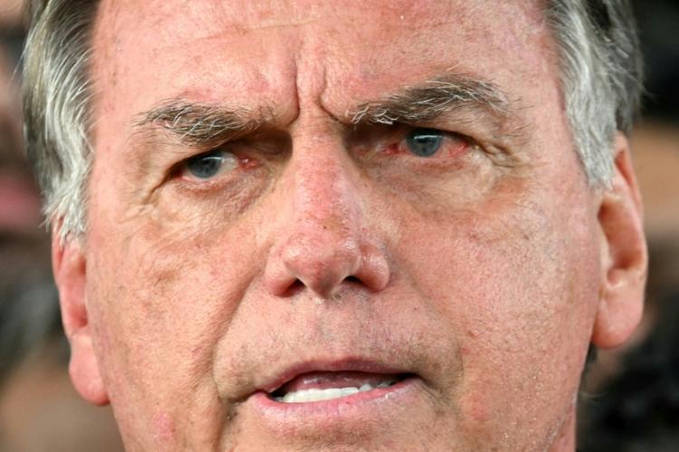 L'ancien président brésilien Jair Bolsonaro assigné à résidence