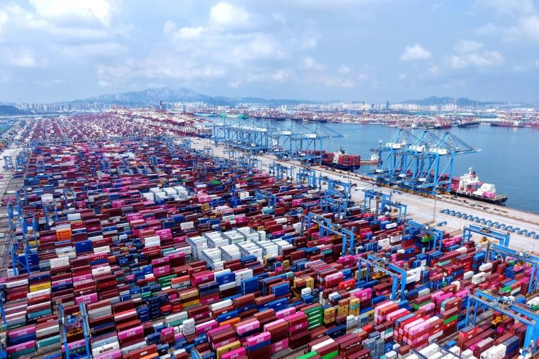 Droits de douane: Trump prolonge de 90 jours la trêve avec Pékin