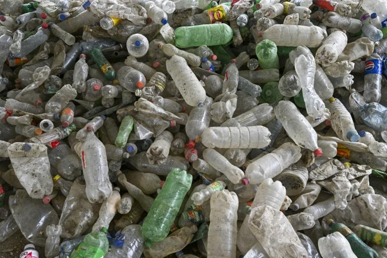 Pollution plastique: quelques heures pour un impossible traité