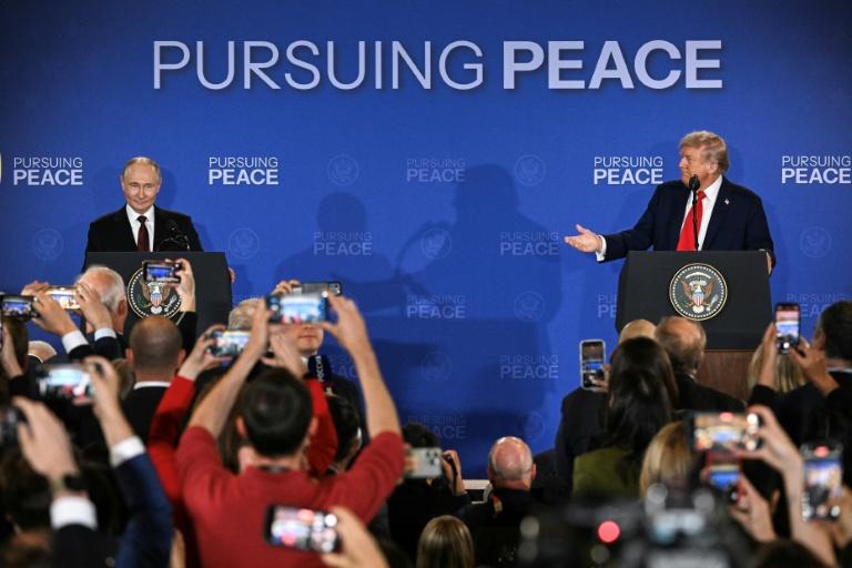 En Alaska, Trump se fait voler la vedette par Poutine