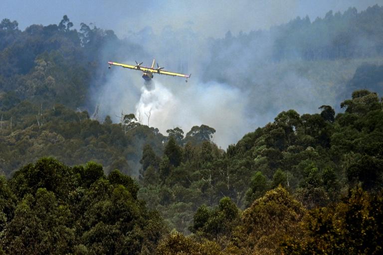 Amélioration sur le front des incendies en Espagne, un pompier décède au Portugal