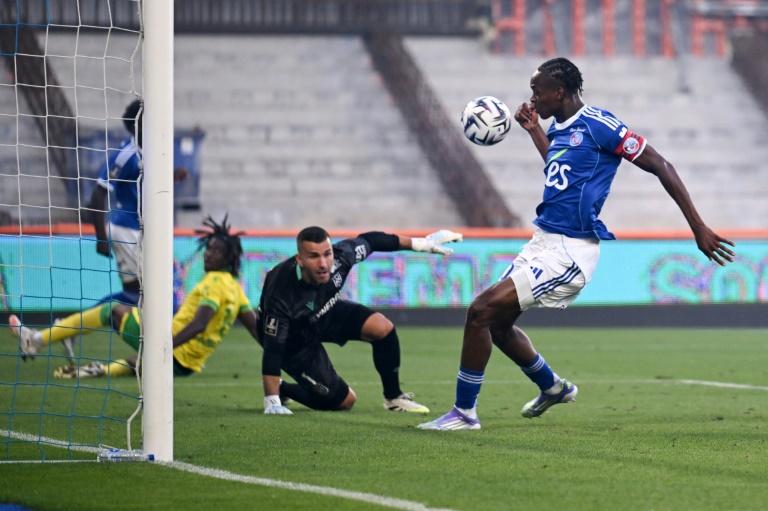 Ligue 1: Rennes implose, Strasbourg sur sa lancée