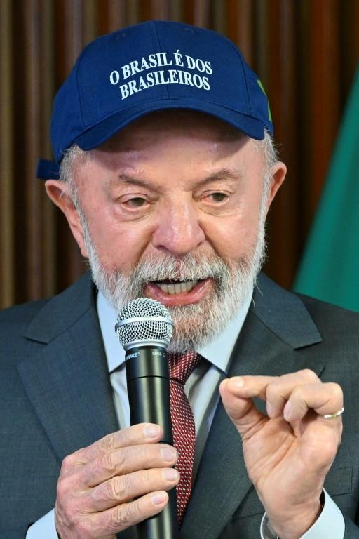 Un juge brésilien ordonne une surveillance permanente de Bolsonaro pour "risque de fuite"