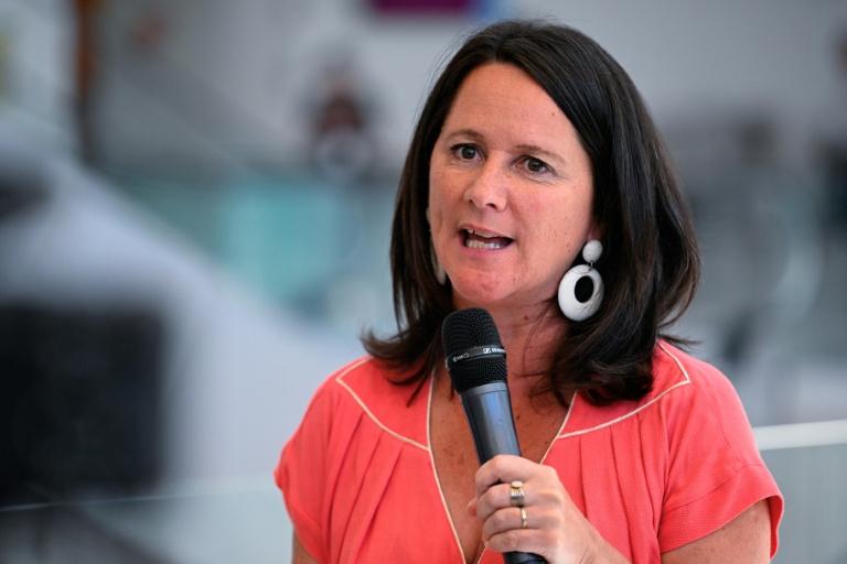 A Blois, Olivier Faure tente de proposer une alternative à François Bayrou