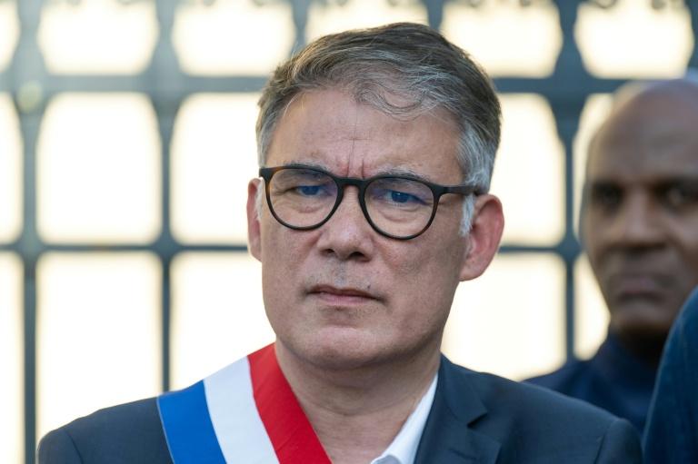 A Blois, Olivier Faure tente de proposer une alternative à François Bayrou