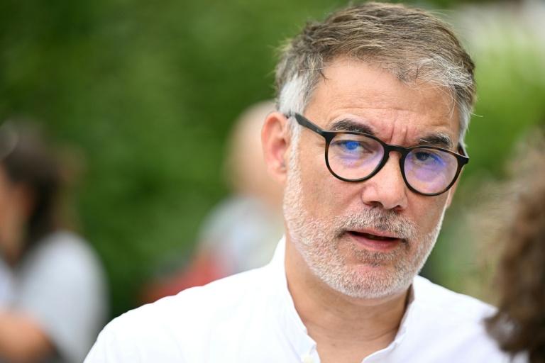 A Blois, Olivier Faure tente de proposer une alternative à François Bayrou