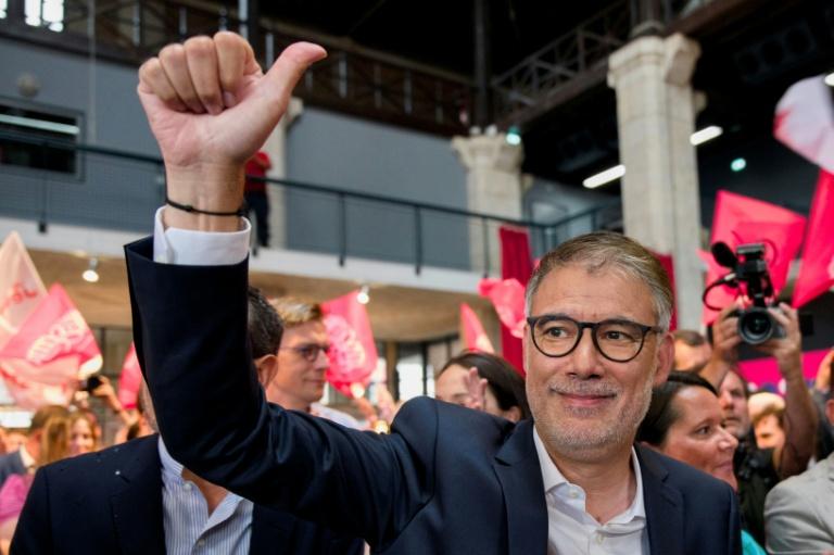 A Blois, Olivier Faure tente de proposer une alternative à François Bayrou