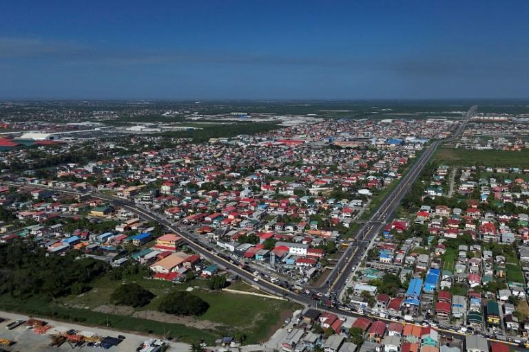 Petit pays aux grandes réserves de pétrole le Guyana veut échapper à la malédiction de l'or noir