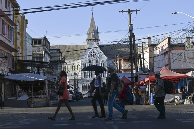 Petit pays aux grandes réserves de pétrole le Guyana veut échapper à la malédiction de l