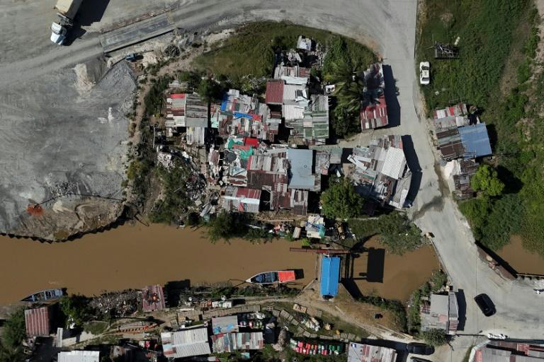 Petit pays aux grandes réserves de pétrole le Guyana veut échapper à la malédiction de l