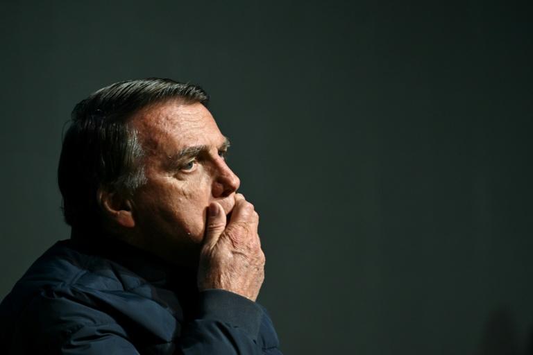Brésil: le destin de Bolsonaro entre les mains de la Cour suprême