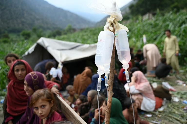 Séisme en Afghanistan: course contre la montre pour trouver des rescapés