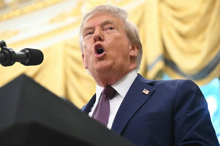 Une frappe américaine tue 11 "narcoterroristes" sur un bateau parti du Venezuela, affirme Trump