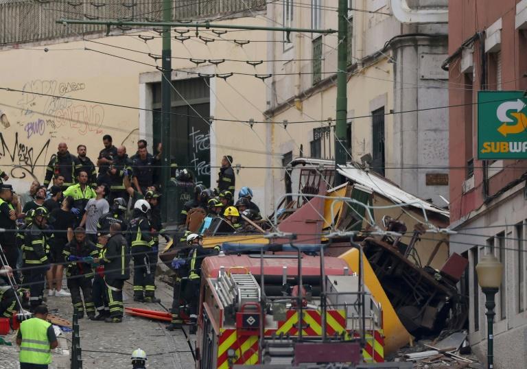 Au moins 15 morts dans le déraillement d'un funiculaire à Lisbonne