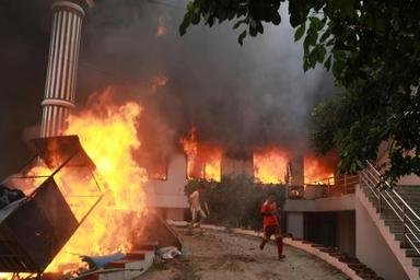 Népal : le Premier ministre démissionne face à la colère de la rue, le Parlement en feu
