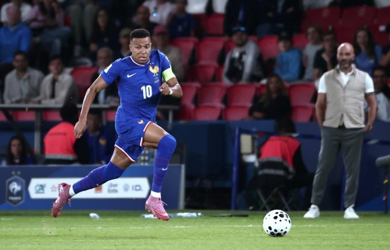 Mondial-2026: la France souffre mais s'en sort face à l'Islande