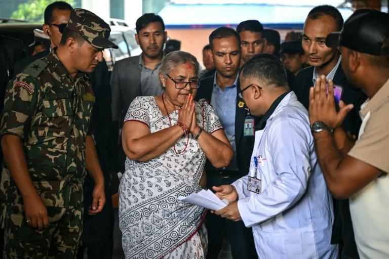 Au Népal, la Première ministre au chevet des victimes des émeutes, lent retour à la normale