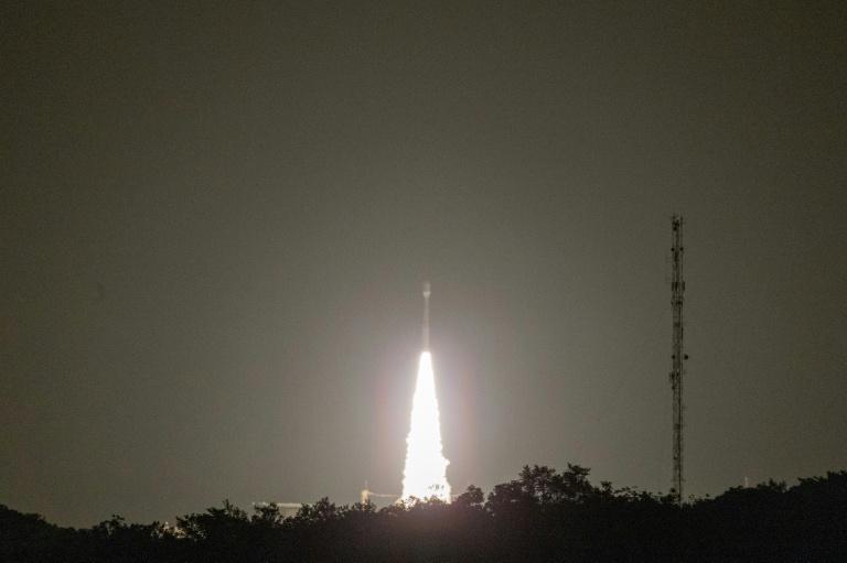 Fusées contre biodiversité: en Guyane, le centre spatial poursuivi pour "atteintes environnementales"