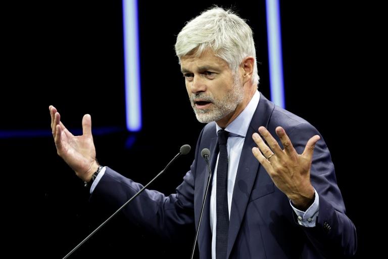 Lecornu fixe un ultimatum à LR en brandissant la menace de la gauche ou d'une dissolution, selon Wauquiez
