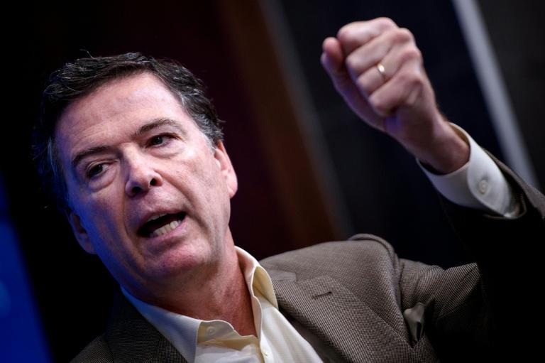 Inculpé sous la pression de Trump, l'ex-directeur du FBI Comey plaide non coupable