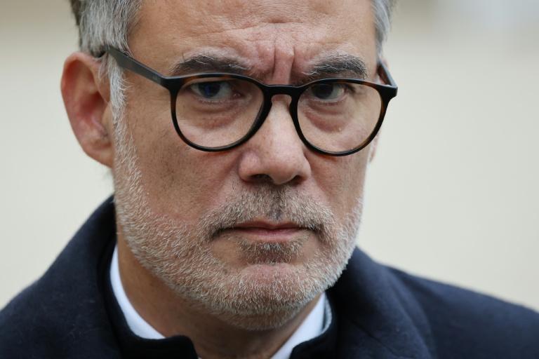 Lecornu au défi de composer un gouvernement