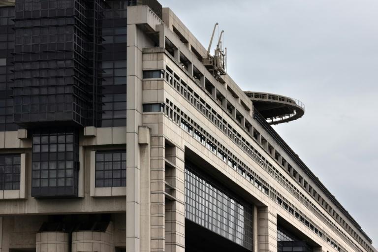 S&P dégrade la note de la France, avertissement au nouveau gouvernement