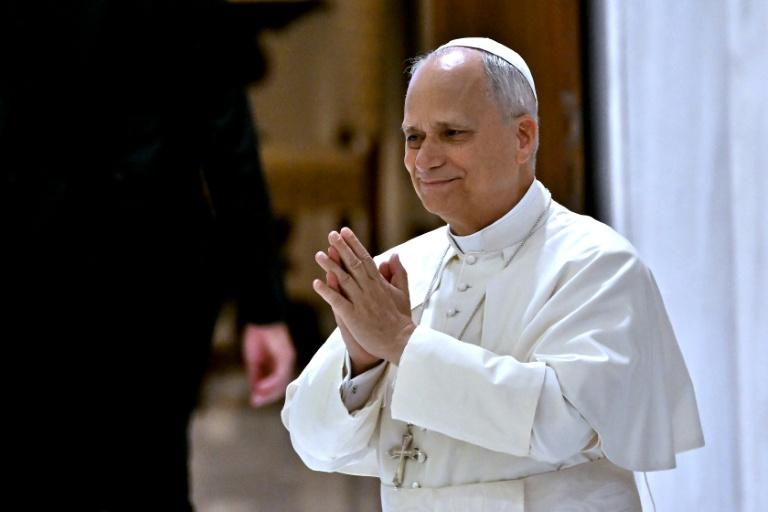 Le roi Charles III va prier avec le pape au Vatican, une première