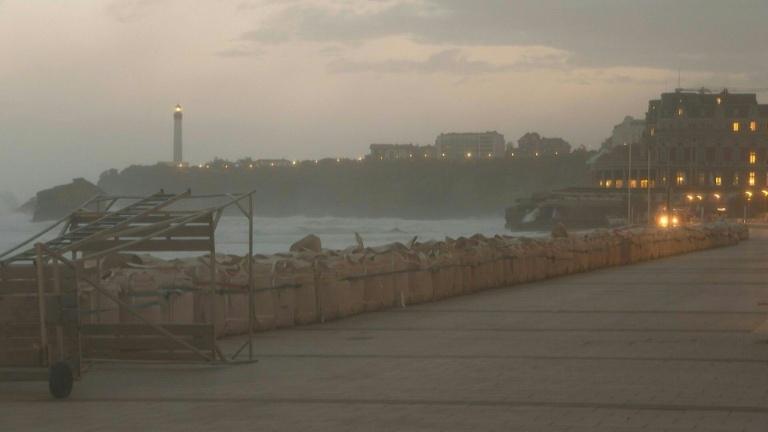 La tempête Benjamin balaie la France, quelques blessés légers